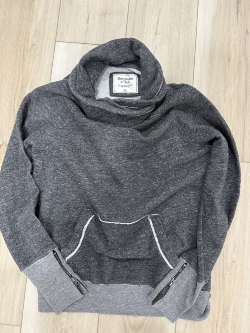 Abercrombie & Fitch Cowl Neck Pullover Sweatshirt Gray Shoulder Zippers Size M